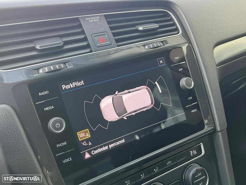 VW Golf 1.0 TSI Confortline DSG - 25