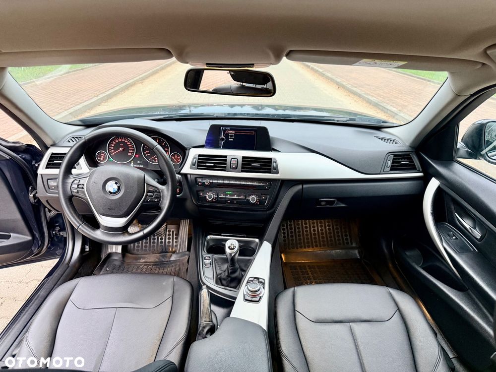 BMW Seria 3 320d - 23