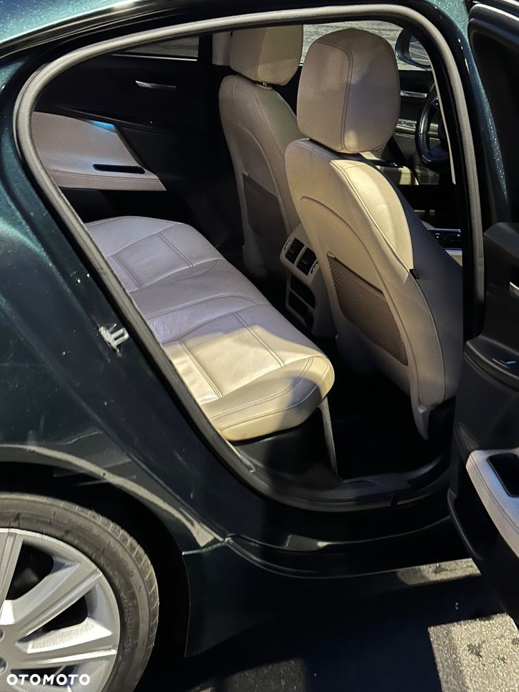 Jaguar XE 2.0 D Prestige - 22