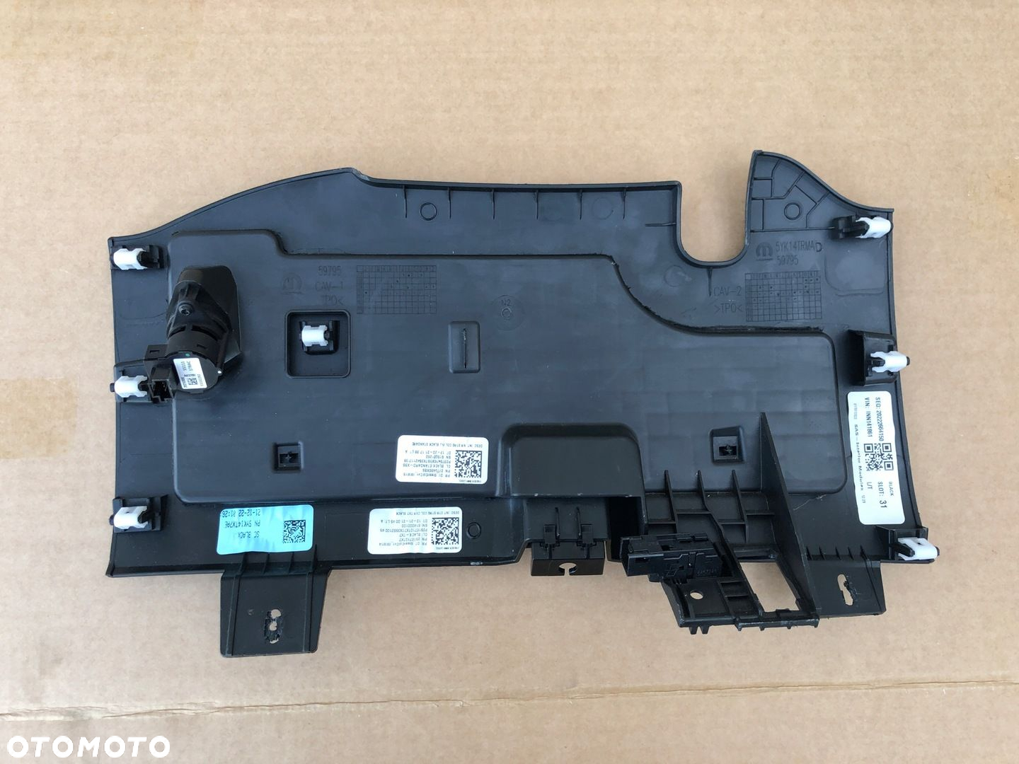 DODGE RAM 1500 V 2019-2024 OSŁONA DESKI OSŁONA KOKPITU 5YK14TRMAD - 2