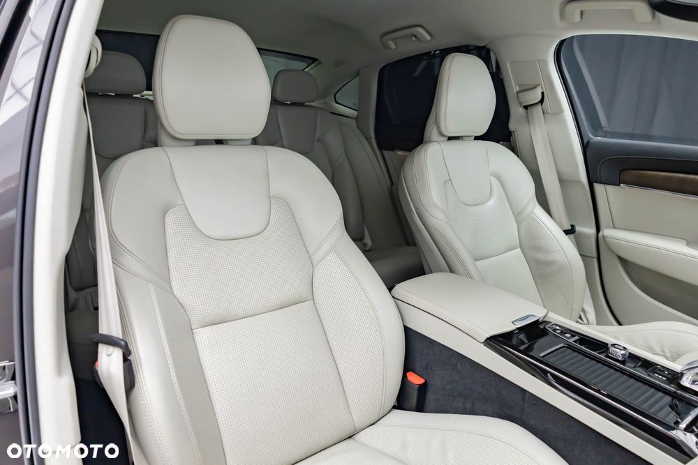 Volvo S90 T8 AWD Plug-In Hybrid Plus Bright - 38