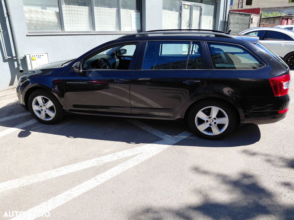 Skoda Octavia 1.6 TDI AMBITION DSG - 2