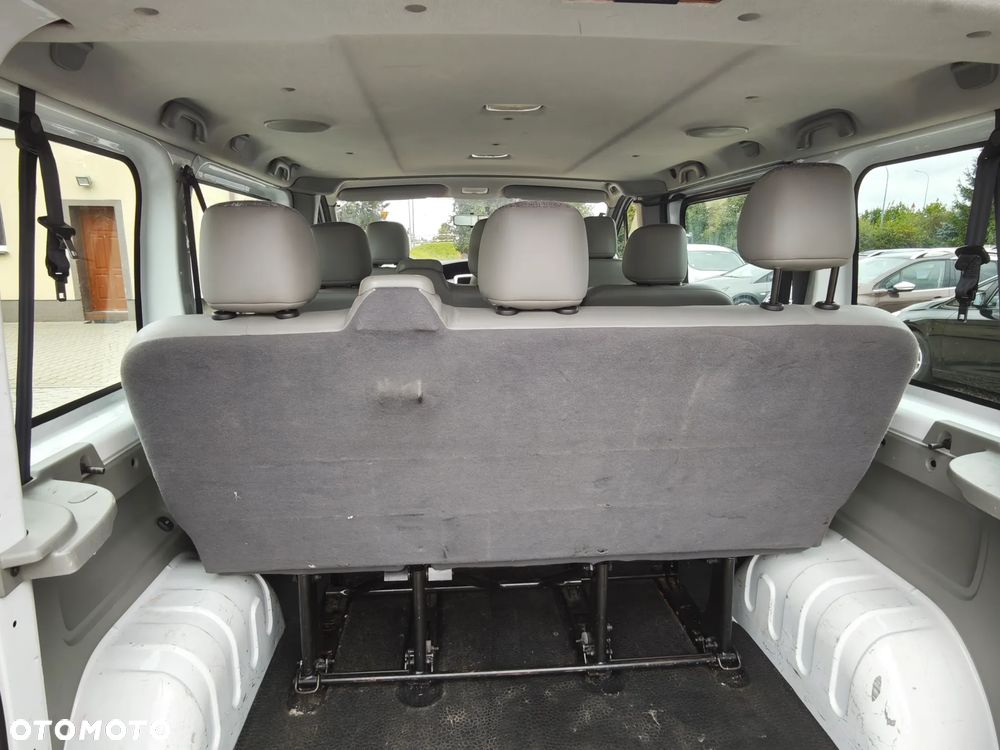 Renault Trafic L1H1 Passenger Lux - 24