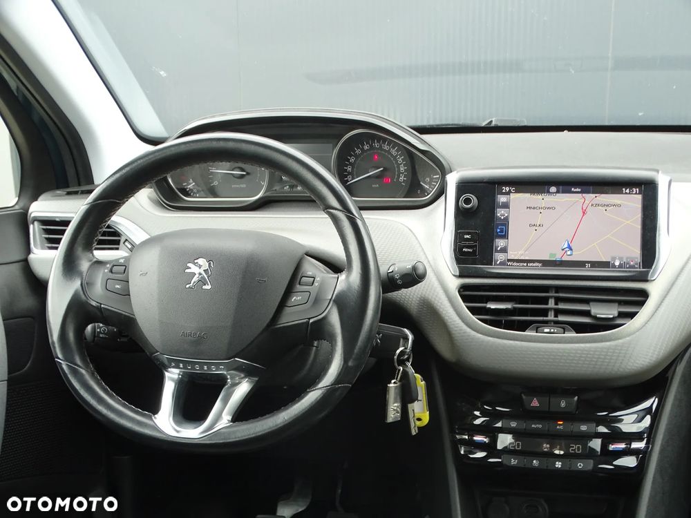 Peugeot 2008 1.2 Pure Tech GPF Allure S&S - 18