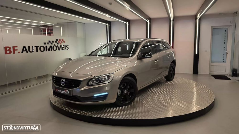 Volvo V60 1.6 D2 Momentum Eco - 13
