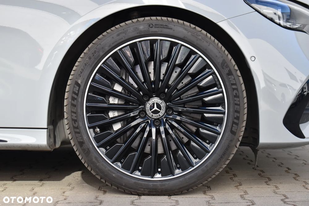 Mercedes-Benz Klasa E - 9