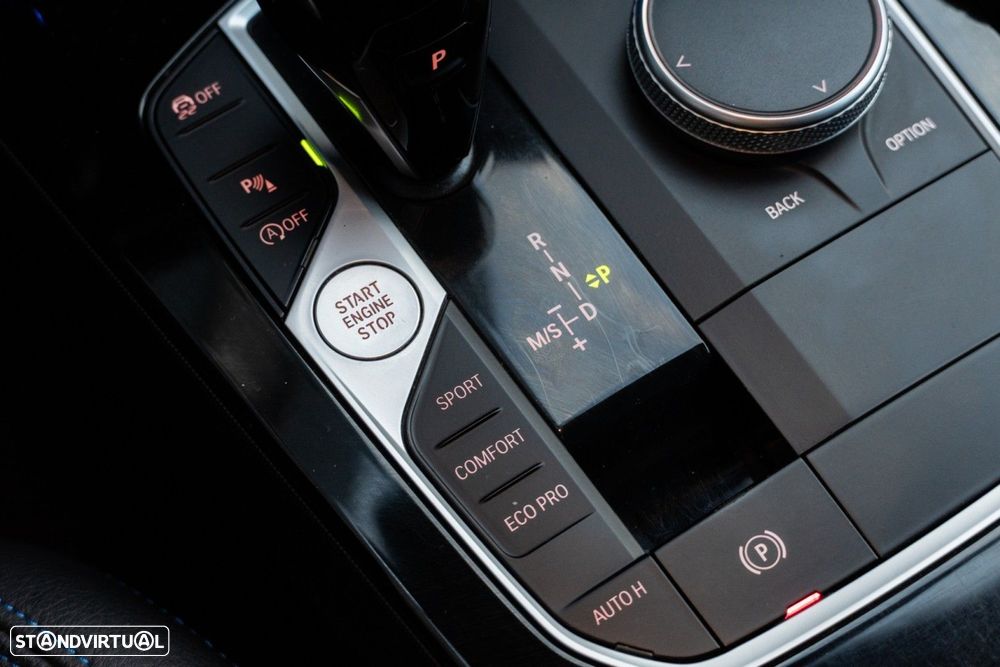 BMW 116 d Pack 50 anos M Auto - 40