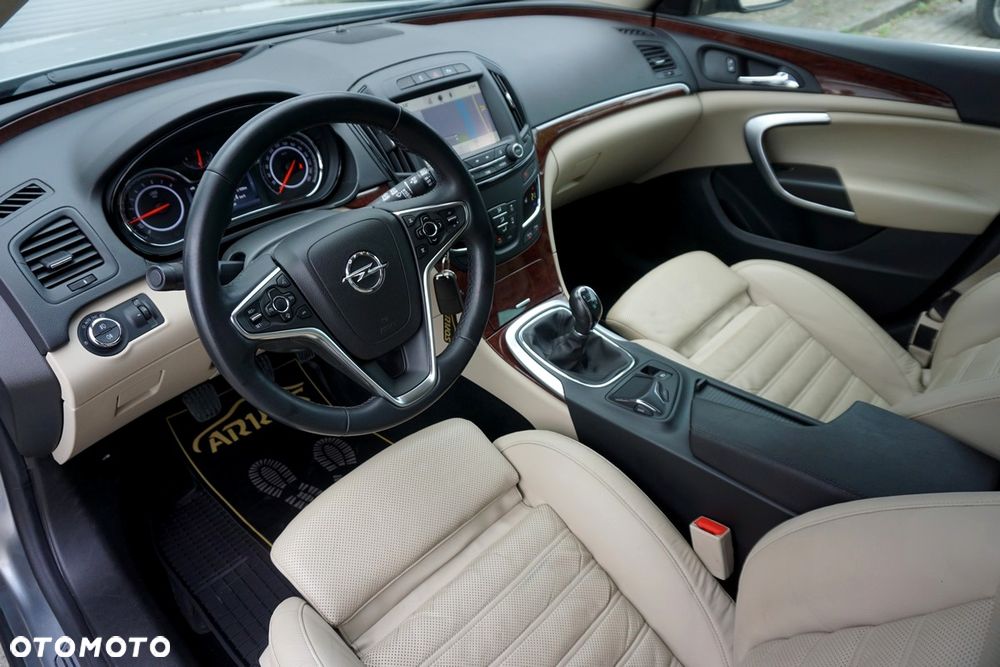 Opel Insignia 1.4 T Cosmo S&S - 23