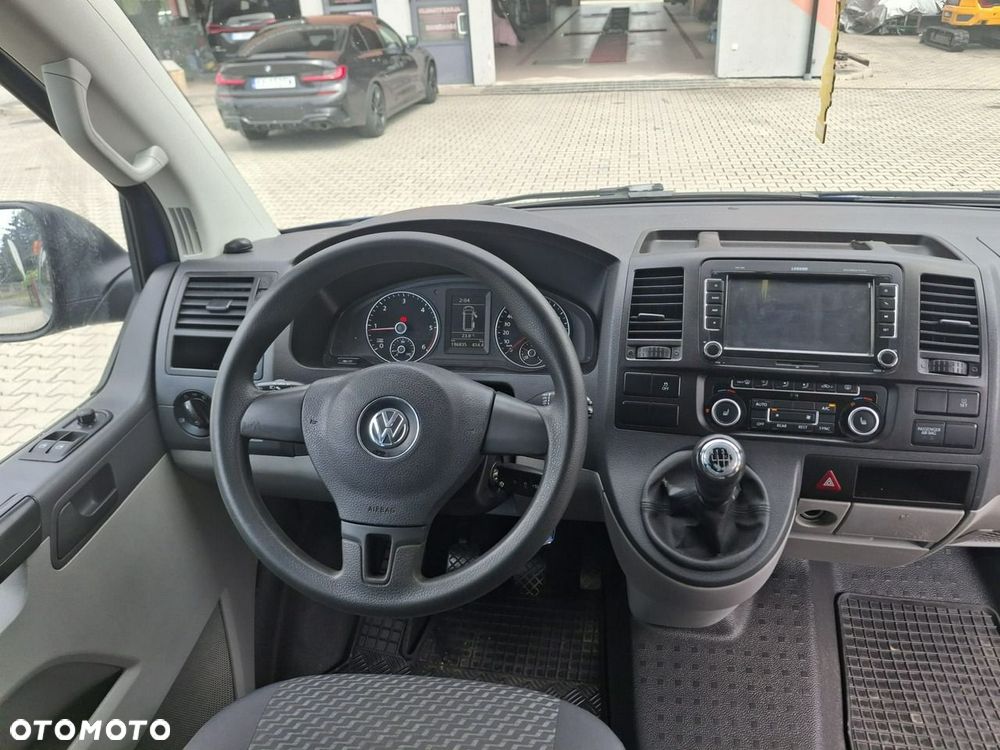 Volkswagen Caravelle - 20