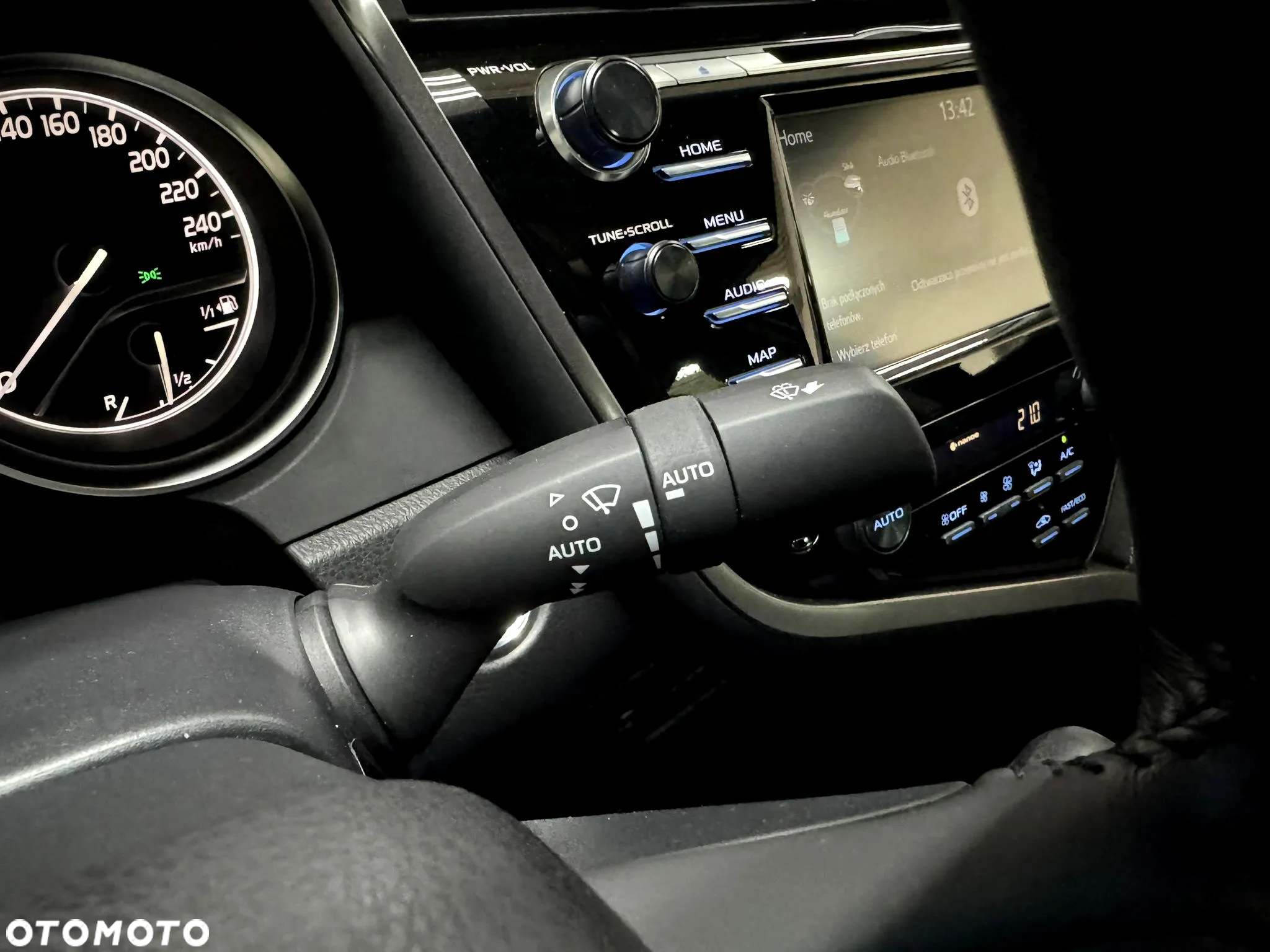 Toyota Camry 2.5 Hybrid Comfort CVT - 19