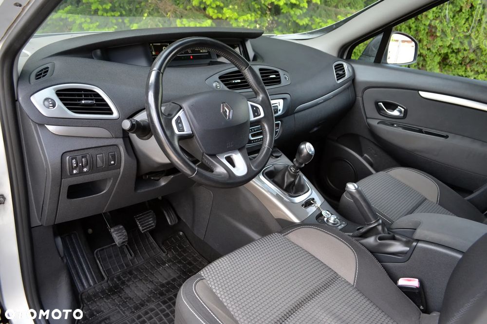 Renault Scenic - 17