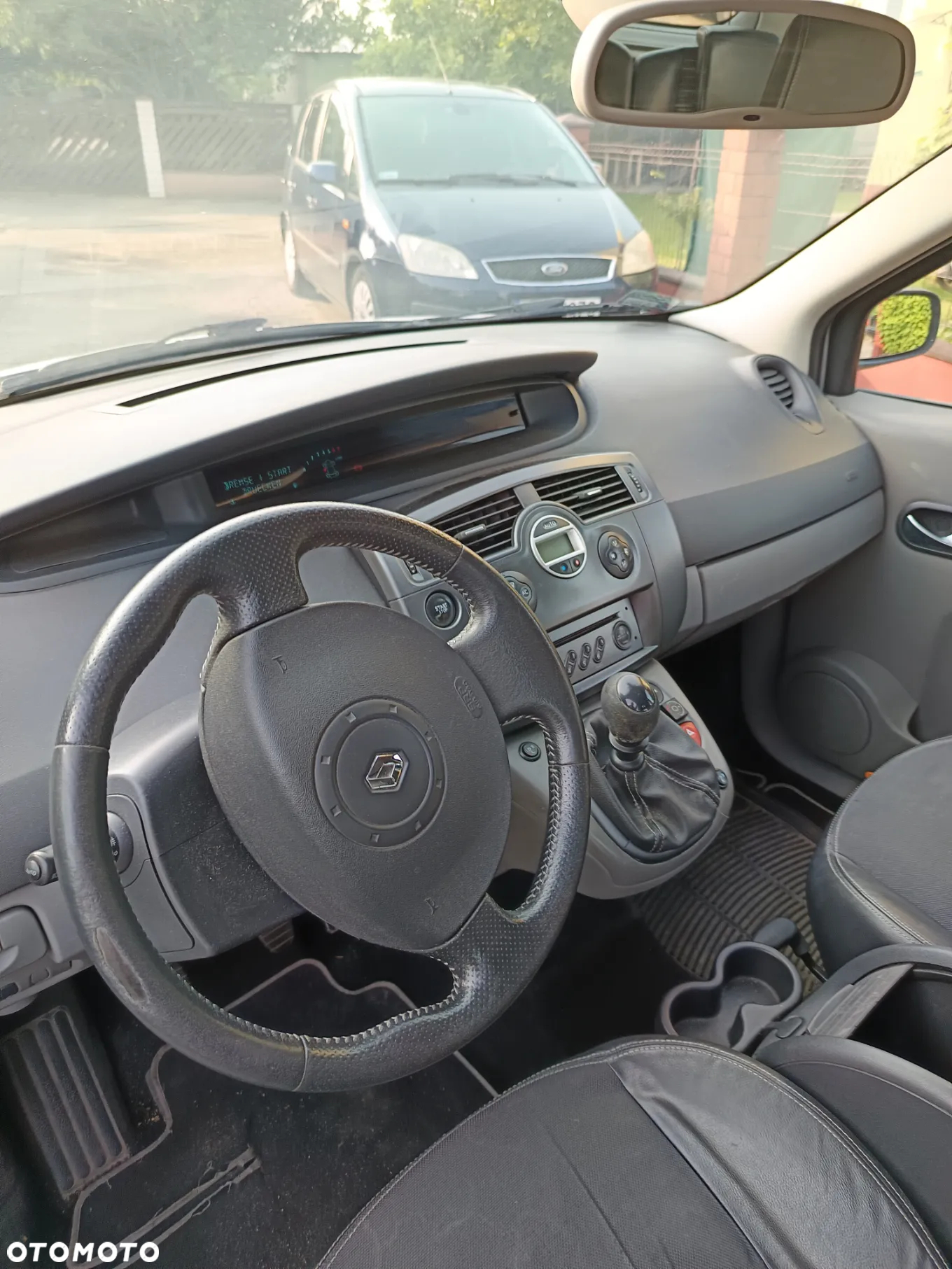Renault Scenic 2.0 16V Emotion - 4