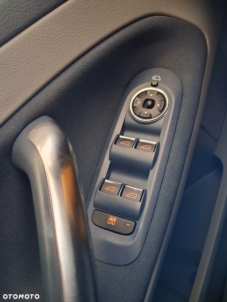 Ford Mondeo - 29
