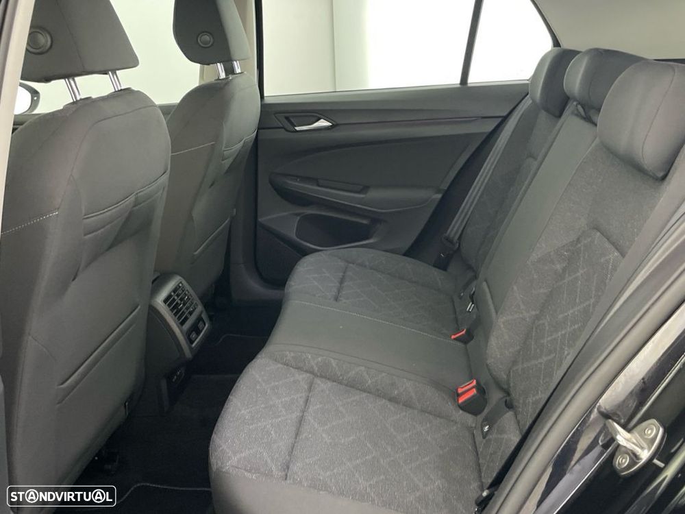 Volkswagen Golf 1.0 eTSI Life DSG — fotografia 12