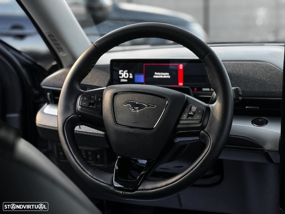 Ford Mustang Mach-E 75.7 kWh Base - 17