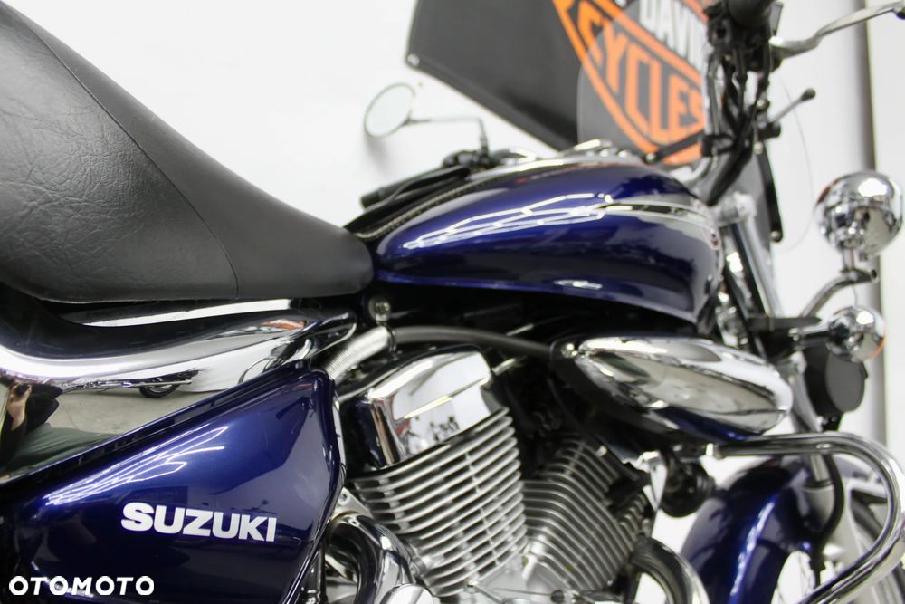 Suzuki Intruder - 27