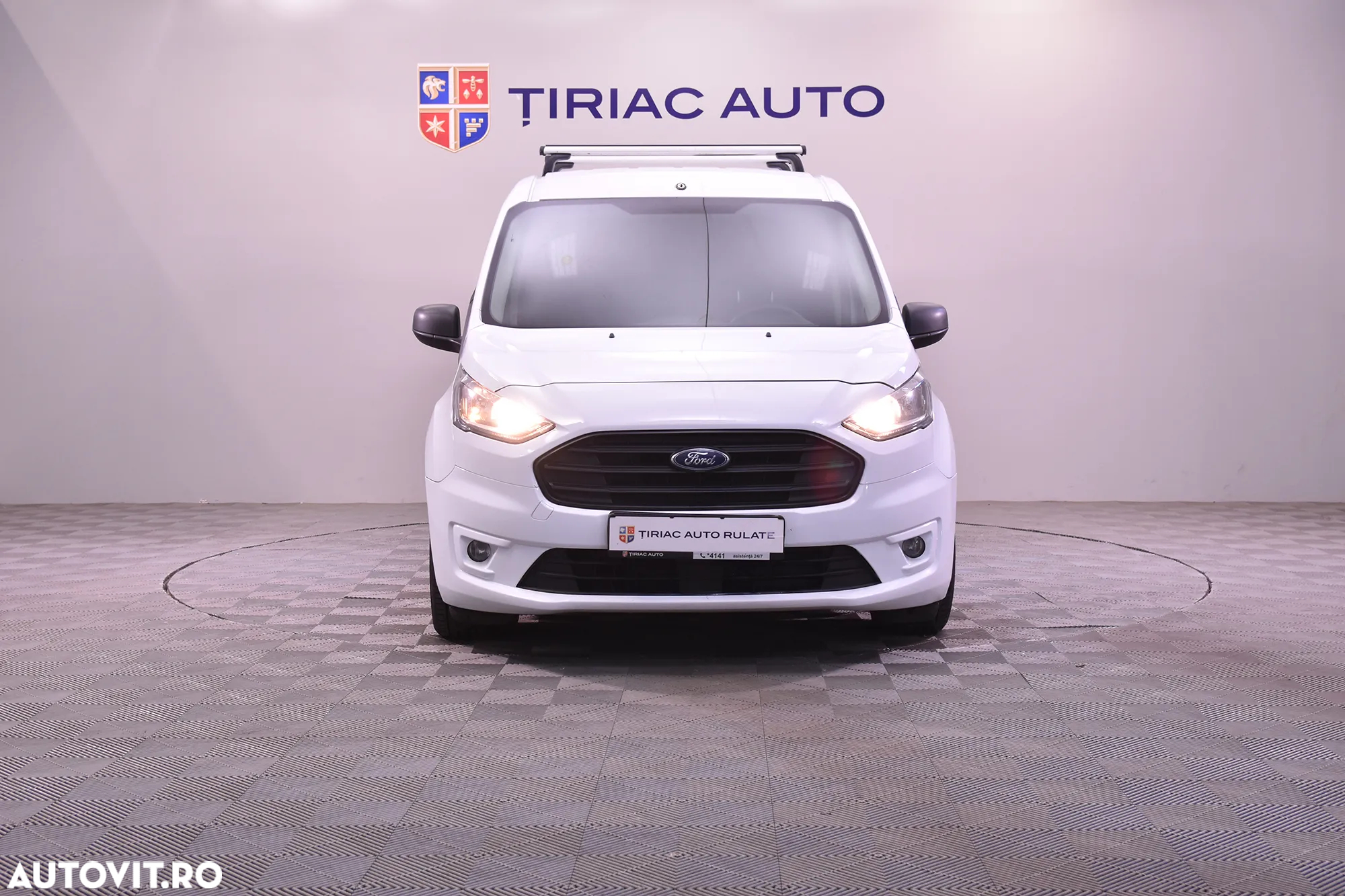 Ford Transit Connect - 8