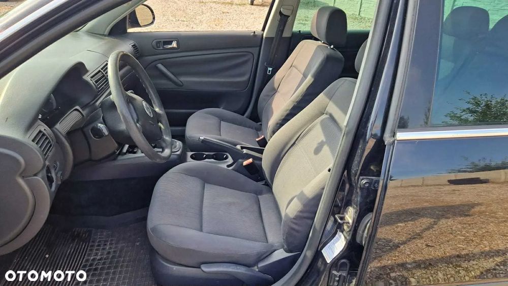 Volkswagen Passat 1.6 Comfortline - 4