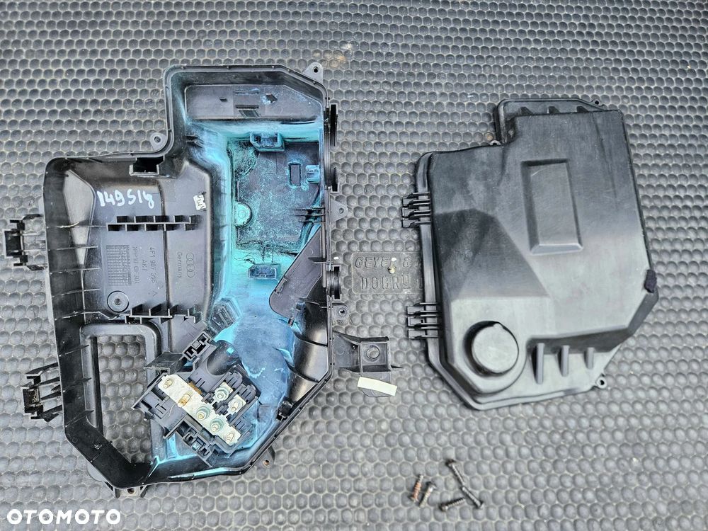 Obudowa Oslona Skrzynka Bezpiecznikow Pokrywa Uszczelka Komputer Sterownik Silnika Europa Audi A6 C6 - 11