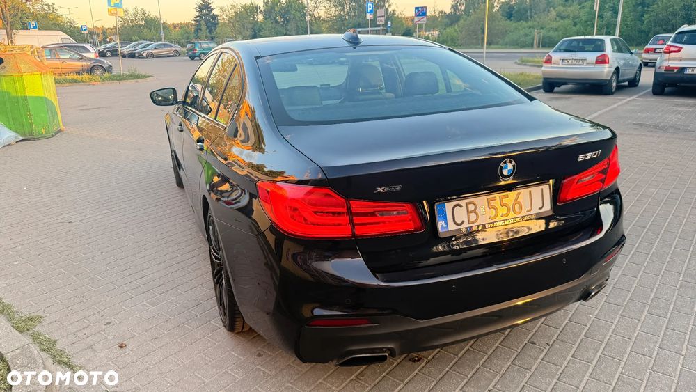 BMW Seria 5 530i xDrive - 13