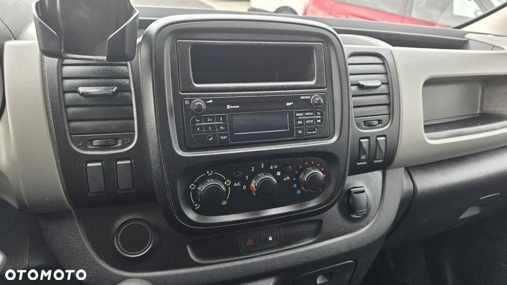 Renault Trafic - 12