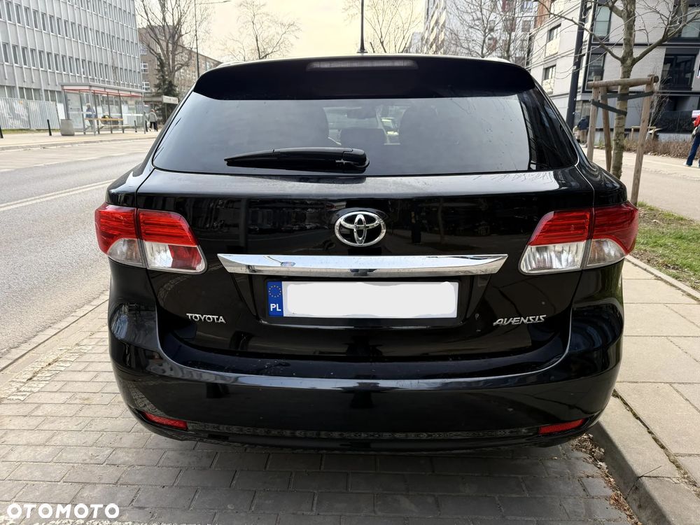 Toyota Avensis 2.0 Premium - 6