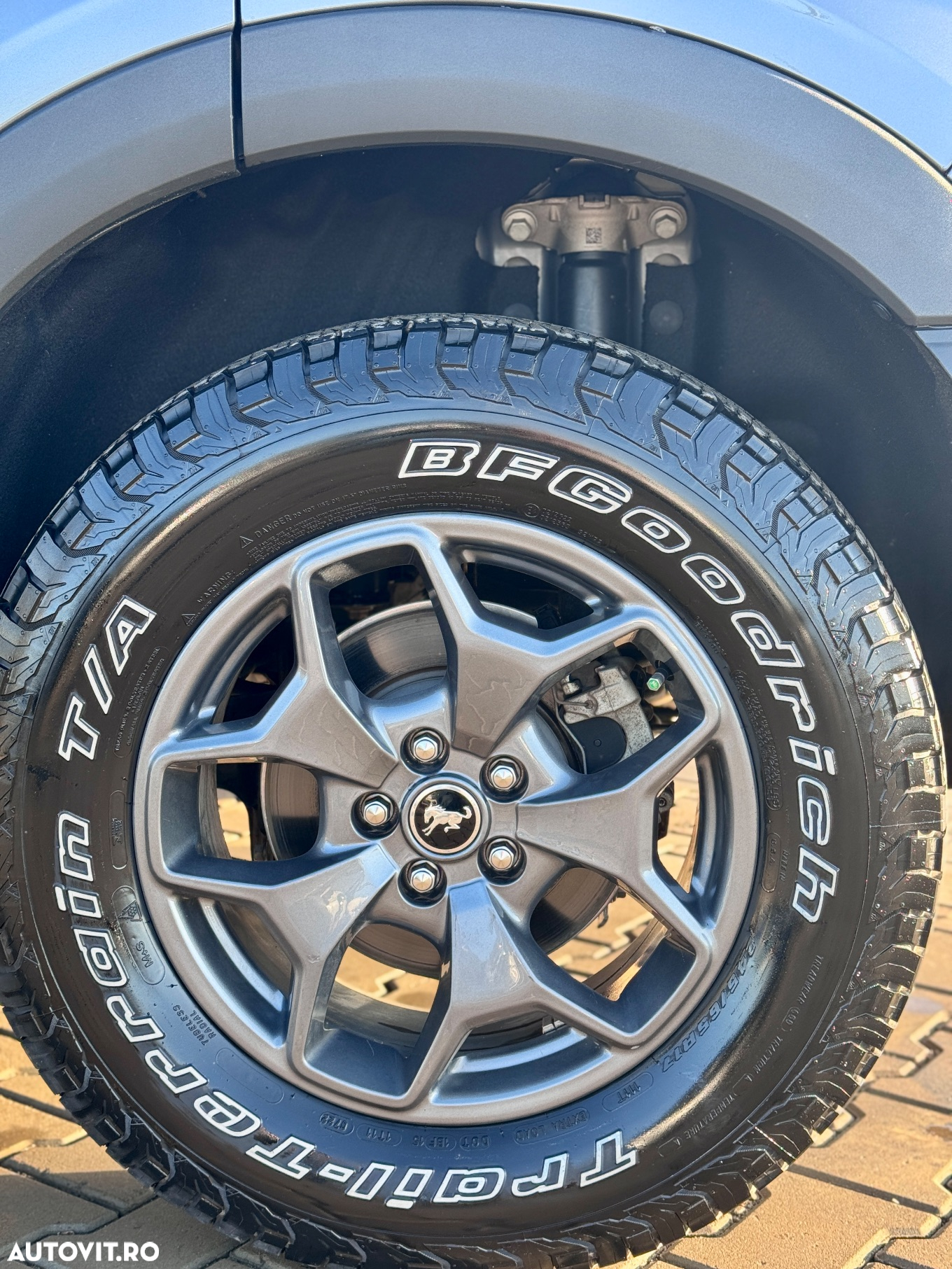 Ford Bronco - 8