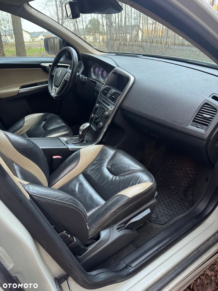 Volvo XC 60 D5 AWD RDesign - 16