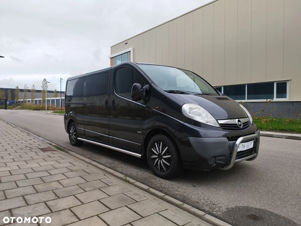 Opel Vivaro - 1