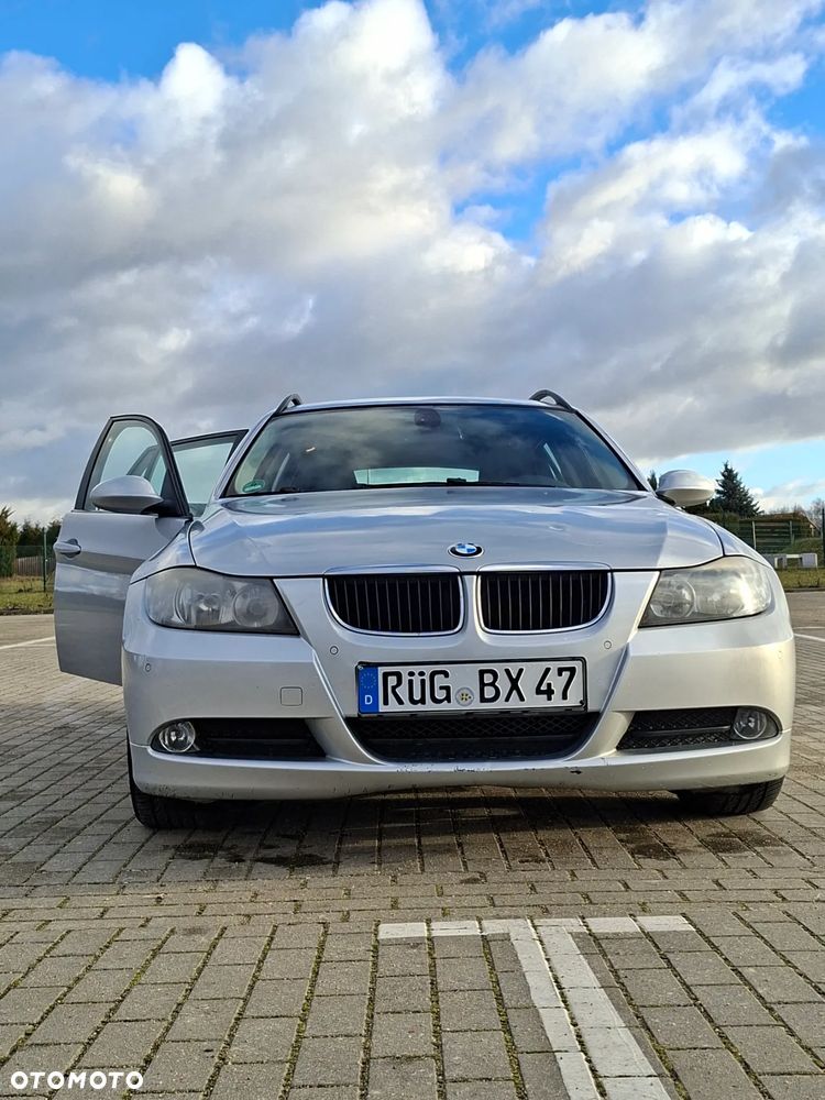 BMW Seria 3 318i - 1
