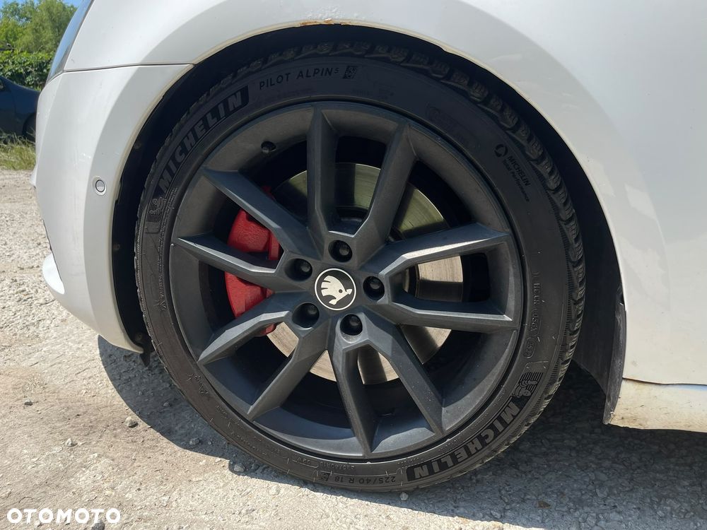 Skoda Octavia 2.0 TDI RS DSG - 13