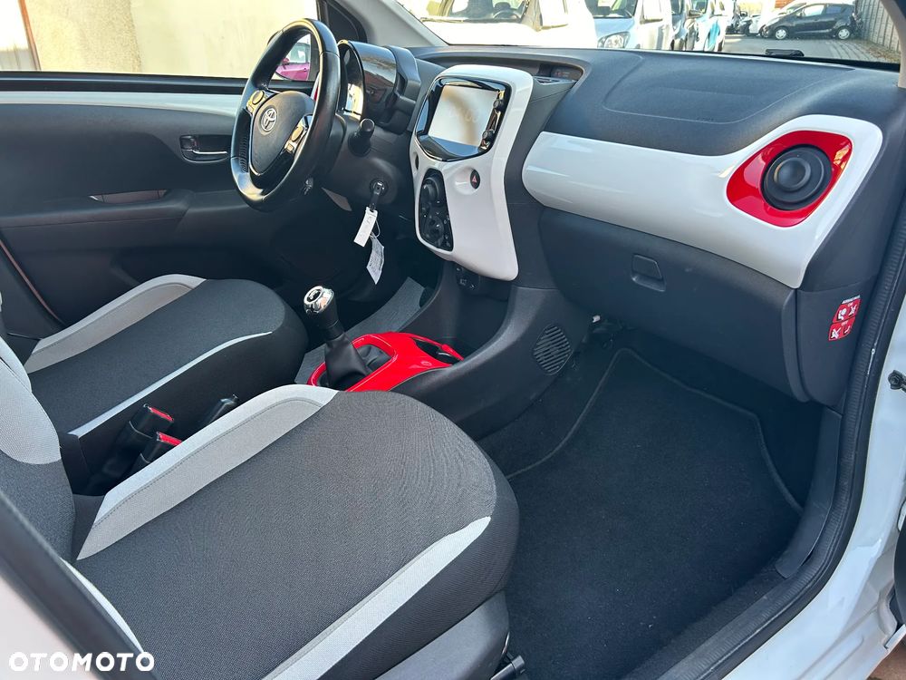 Toyota Aygo x-play Edition-S - 12