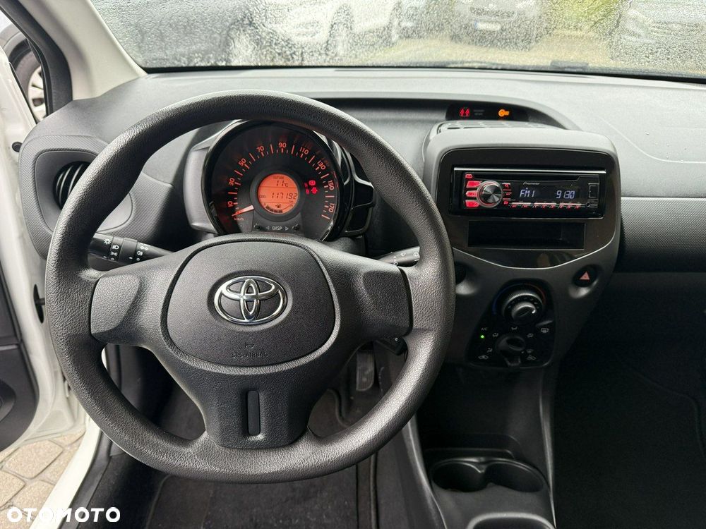Toyota Aygo x - 15
