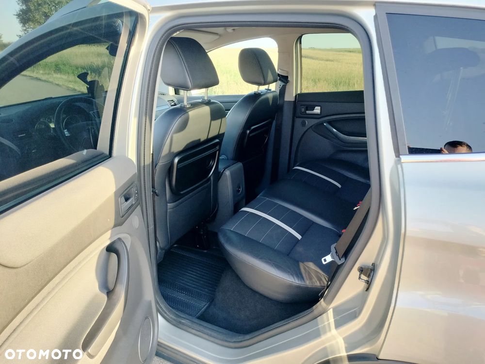 Ford Kuga 2.0 TDCi Trend - 14