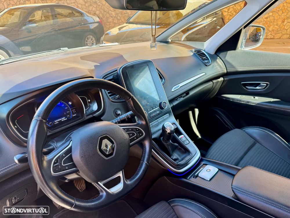 Renault Grand Scénic - 9
