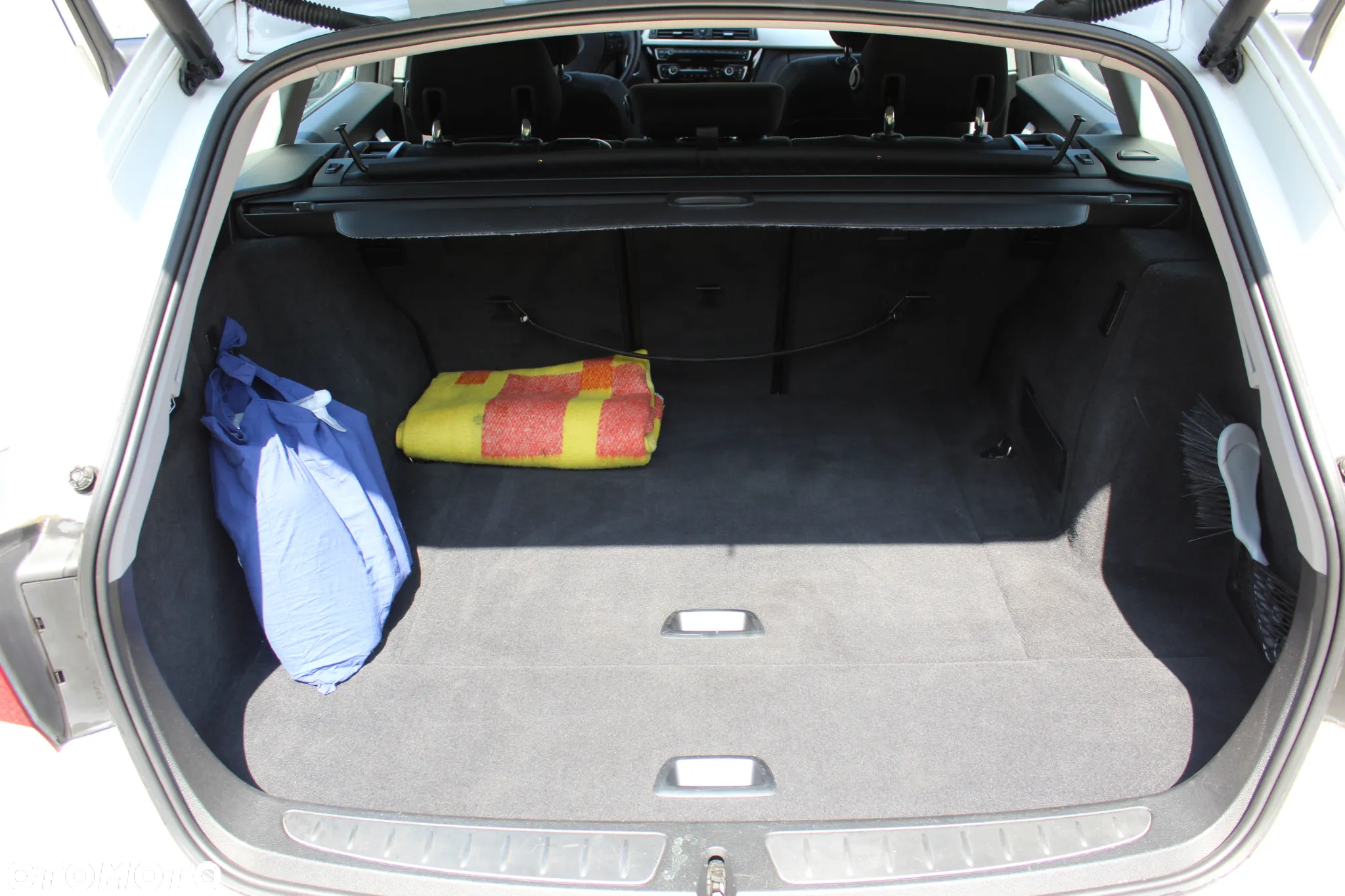 BMW Seria 3 318i - 29