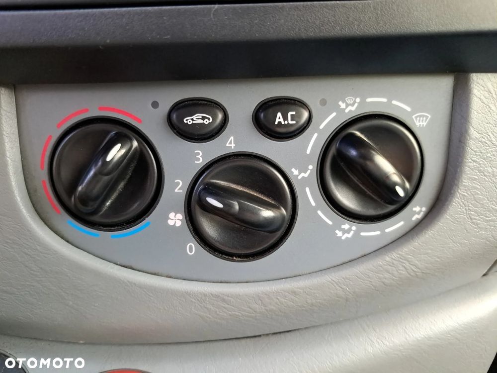 Renault Trafic L2H2 - 15