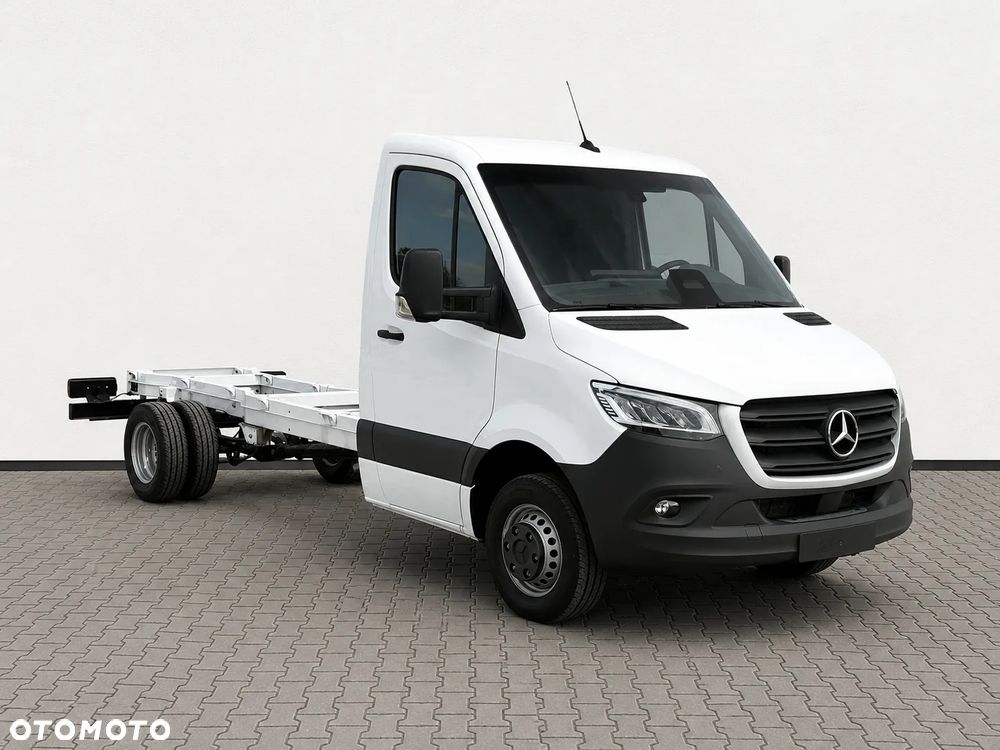 Mercedes-Benz Sprinter - 2
