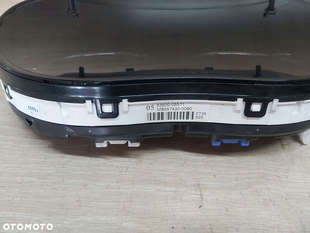 TOYOTA Avensis T25 03-08 r licznik zegary 2,0 vvti 83800-05571