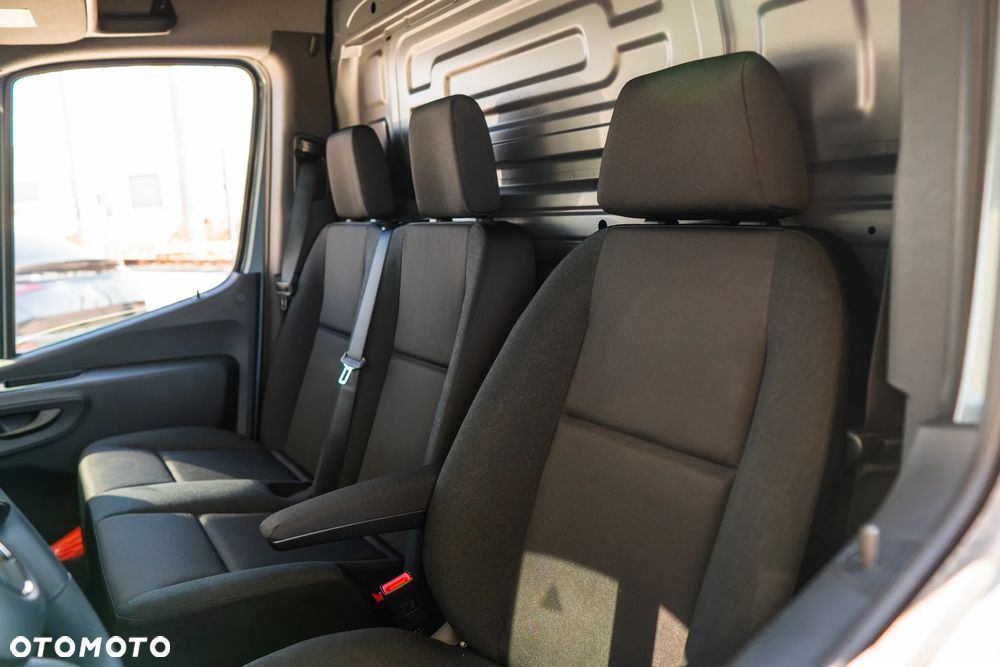 Mercedes-Benz Sprinter - 9