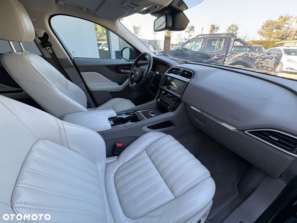 Jaguar F-Pace 30d AWD 300 Sport - 11