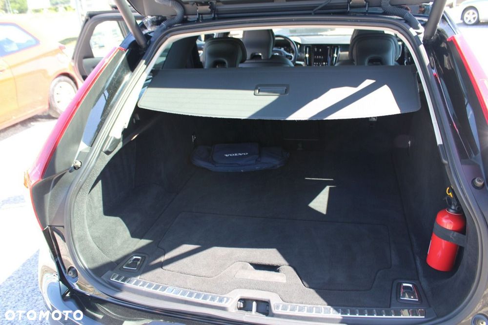 Volvo V90 Cross Country D4 AWD - 33
