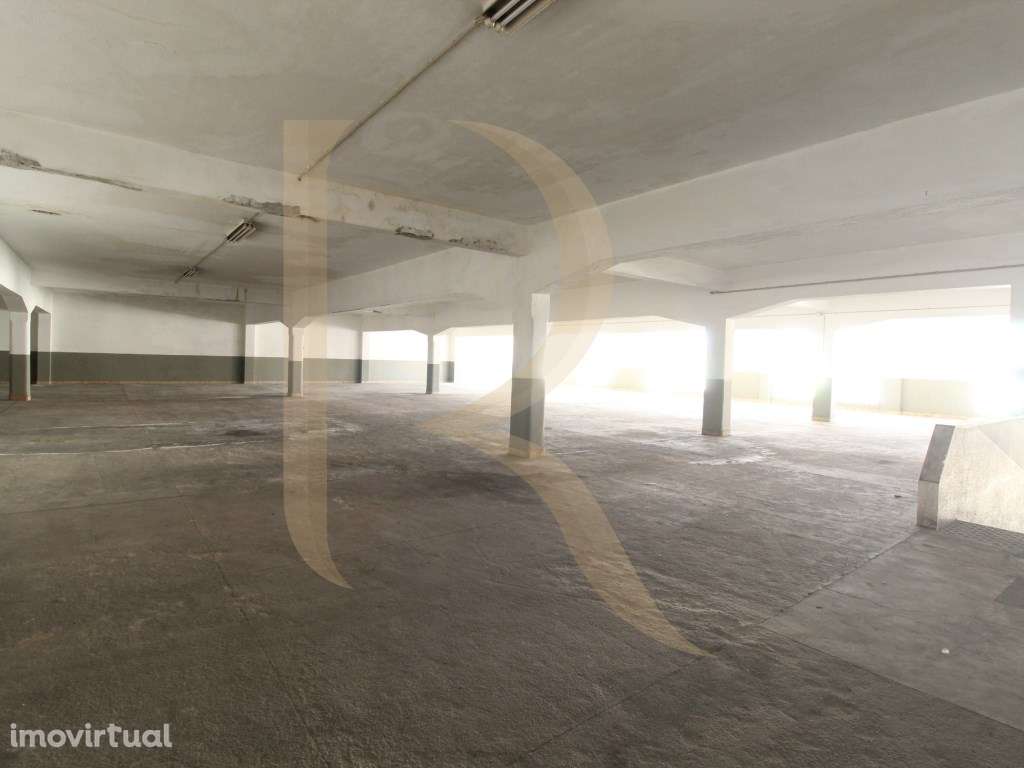 Armazém na Cruz de Pau - Amora - Seixal - Grande imagem: 3/12