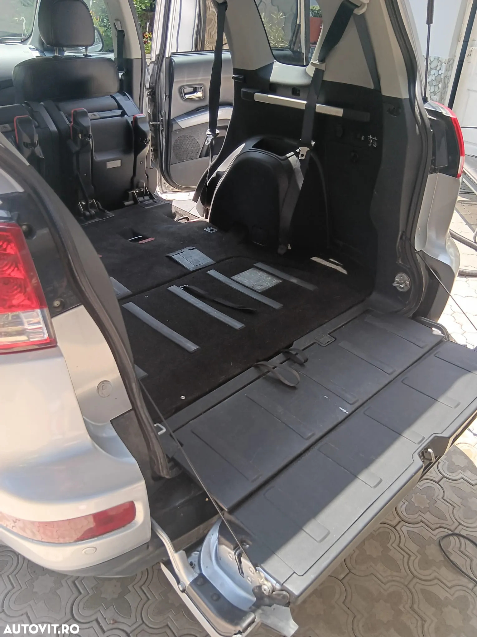 Citroën C-Crosser - 9