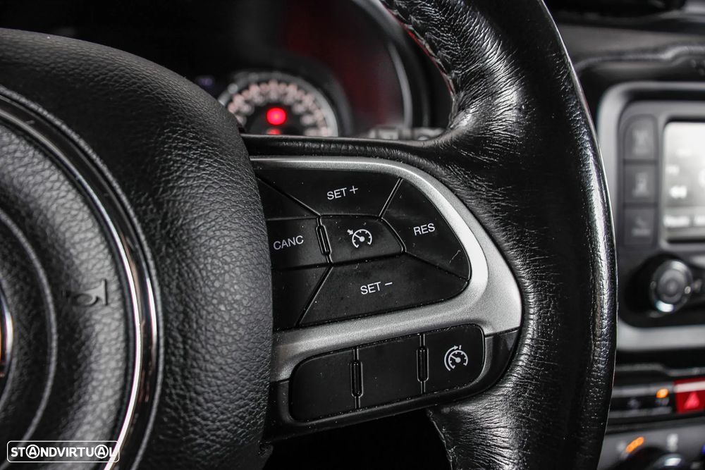 Jeep Renegade 1.6 MJD Limited - 31