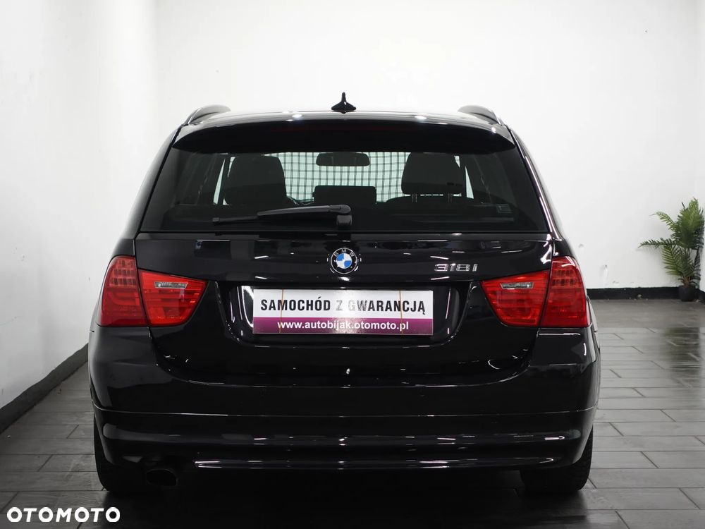 BMW Seria 3 318i Edition Sport - 6