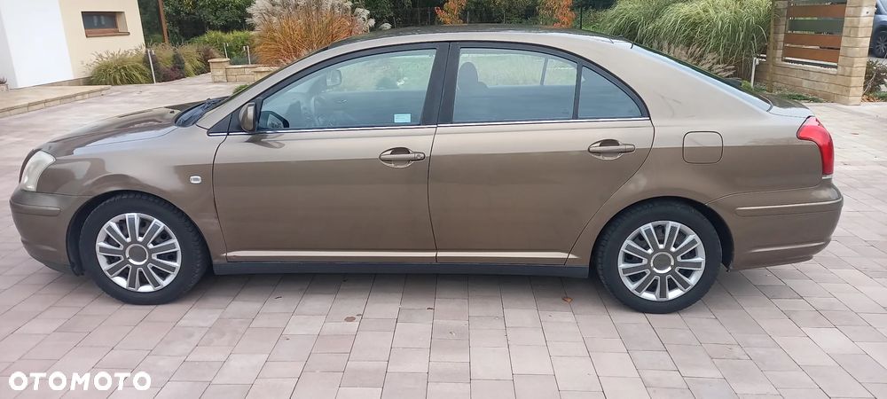Toyota Avensis 1.8 VVT-i Luna - 20