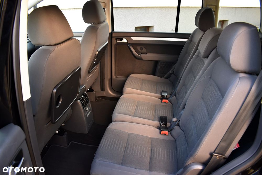 Volkswagen Touran 2.0 TDI DPF Highline - 14