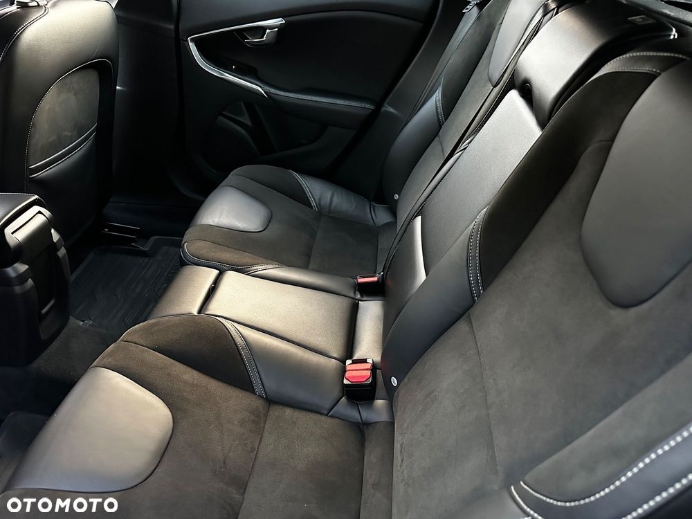 Volvo V40 D3 Geartronic RDesign - 20