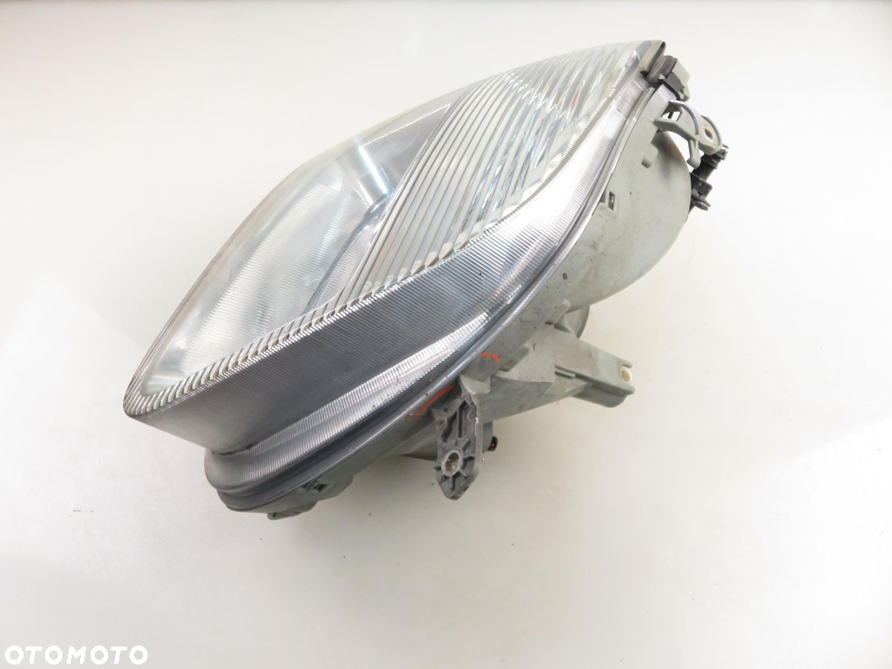 LAMPA PRAWA PRZEDNIA OPEL AGILA A - 8